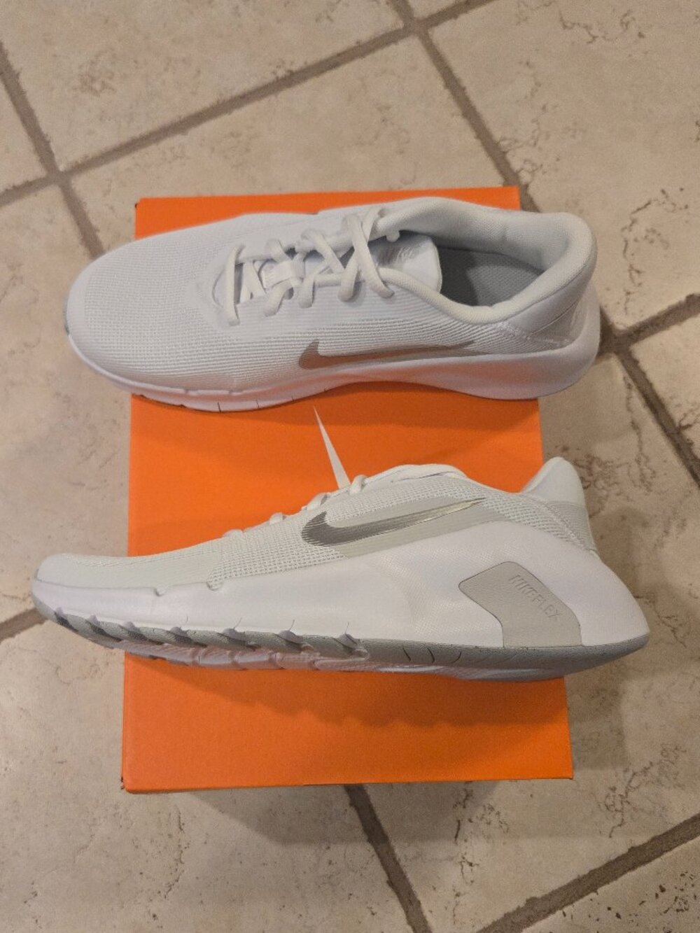 NEW Nike Flex Train Women's White/Grey/Silver Size 9.5 Shoes